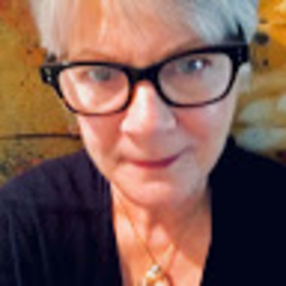 Meet your Posher, Dee-dee